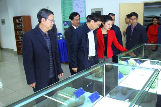 说明:E:\学院相关照片+新闻稿\来访、考察\2016年\20161215 自治区党委副书记 侯建国\选\IMG_1868-2.jpg
